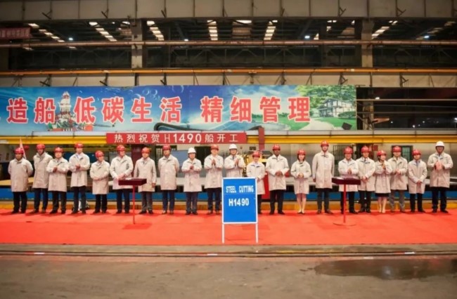 外高桥造船.jpg