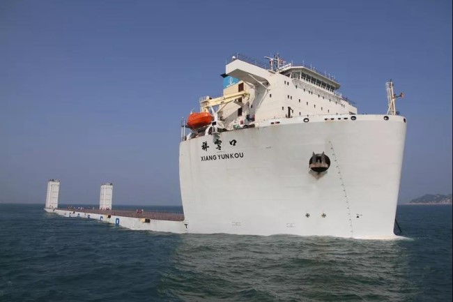 广船国际10万吨半潜船2.jpg