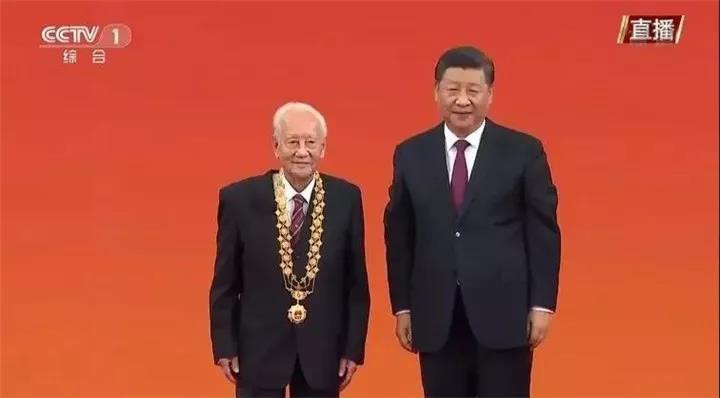 黄旭华.jpg